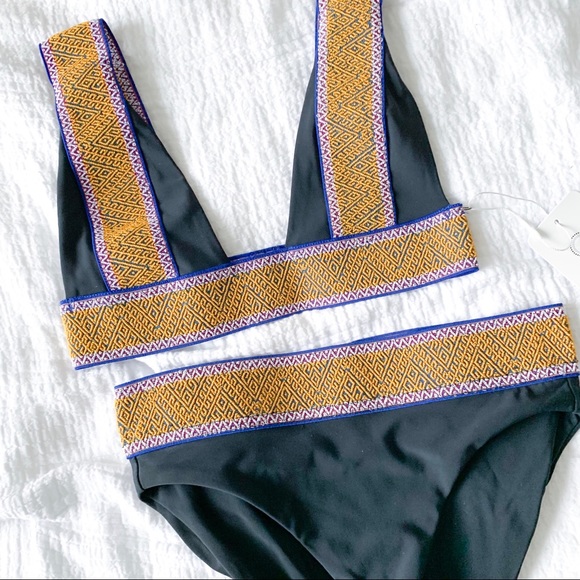 Black Bikini - Picture 3 of 8